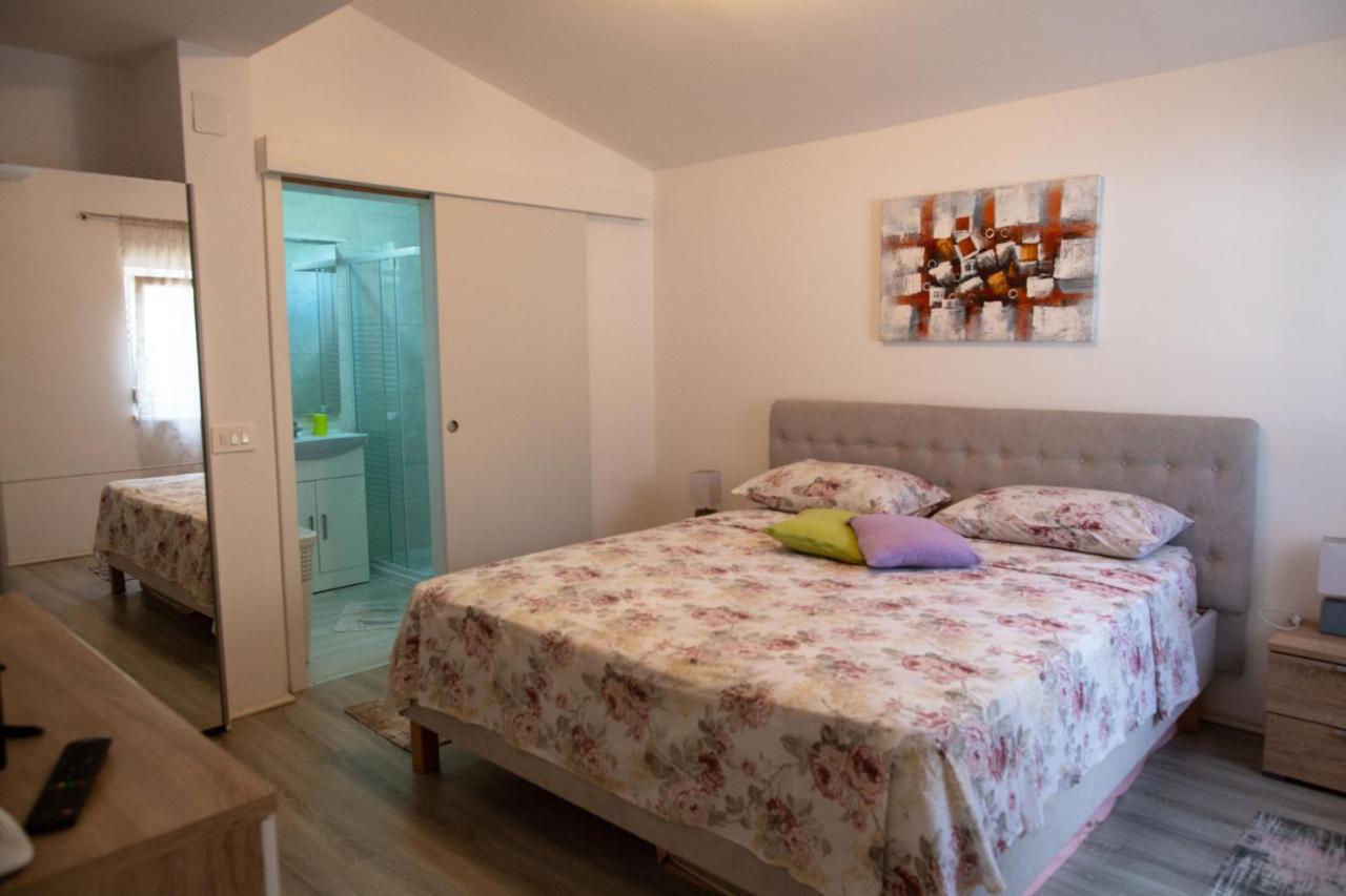 Holiday Home Petrovic Medulin Buitenkant foto