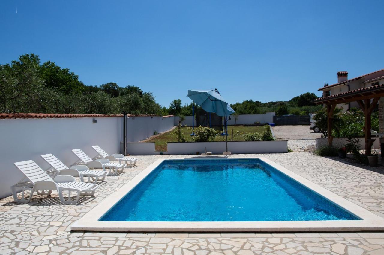 Holiday Home Petrovic Medulin Buitenkant foto