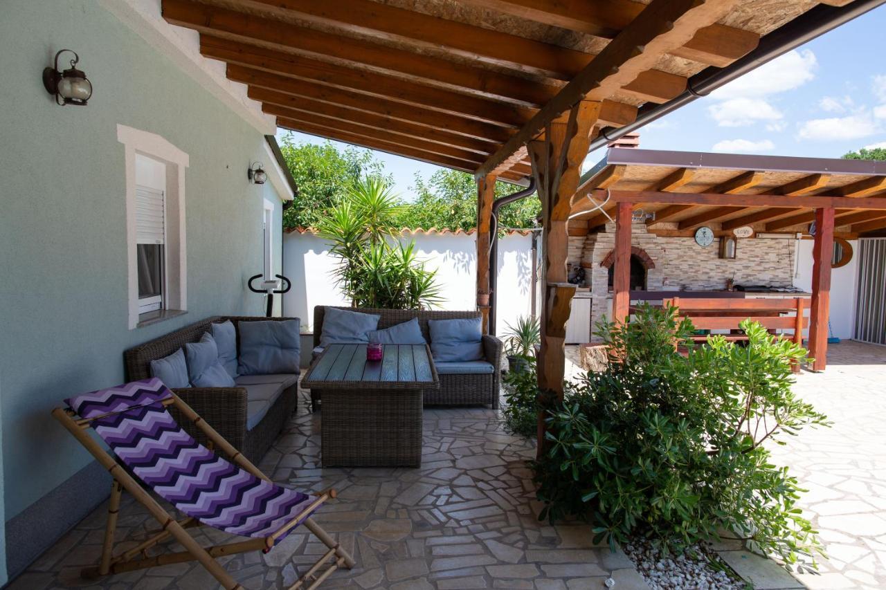Holiday Home Petrovic Medulin Buitenkant foto