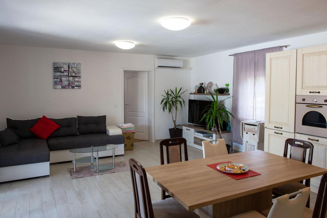 Holiday Home Petrovic Medulin Buitenkant foto
