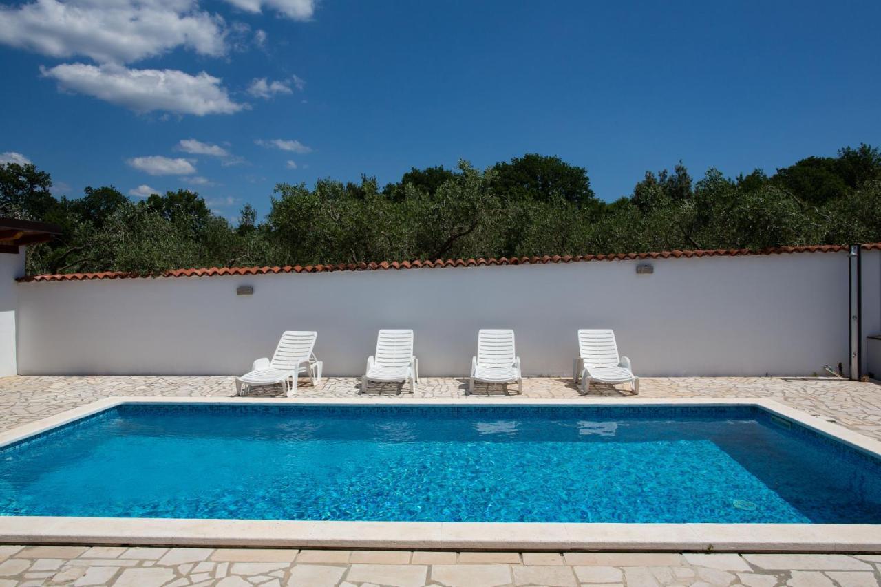 Holiday Home Petrovic Medulin Buitenkant foto