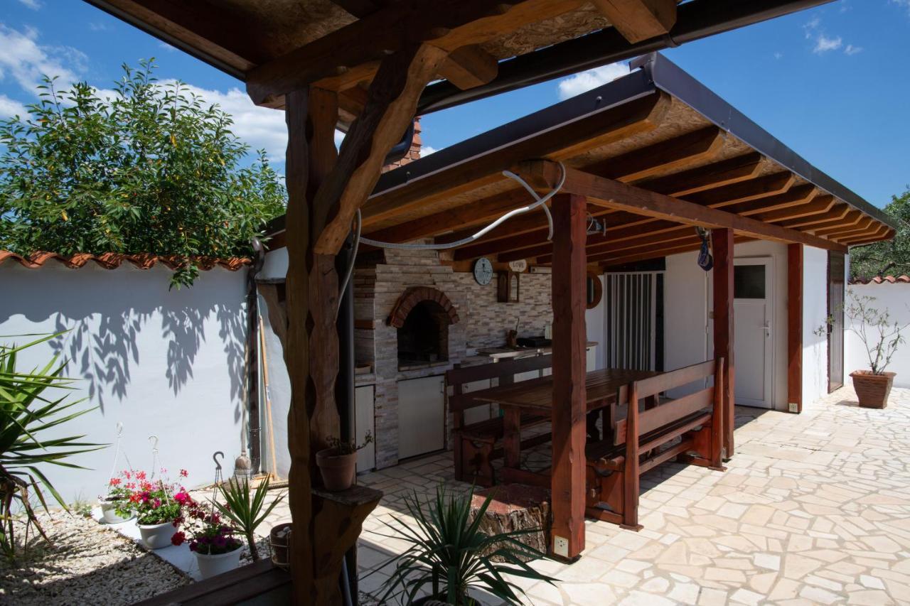 Holiday Home Petrovic Medulin Buitenkant foto
